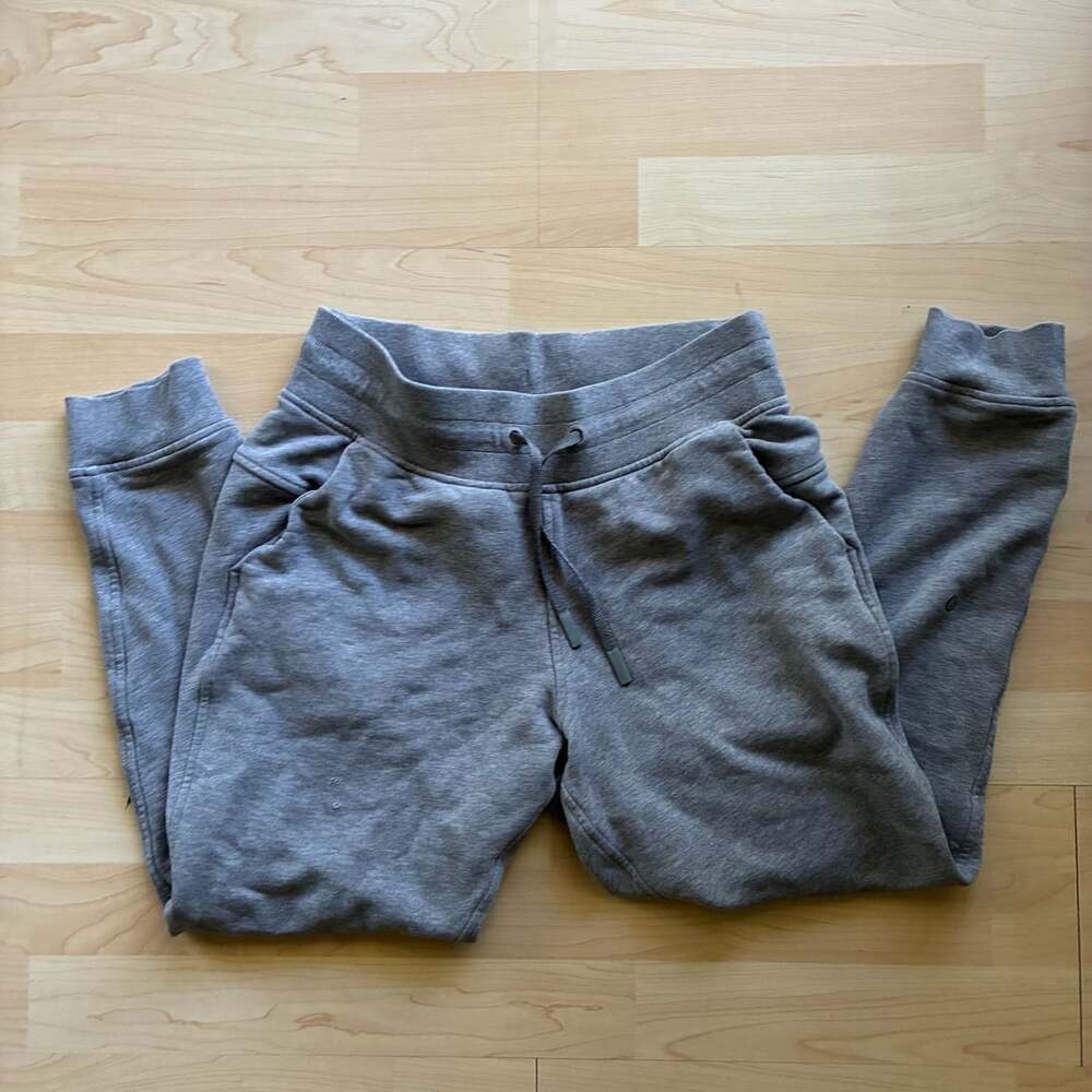 Lululemon Jogger Sweatpants Size 6 Gray Cotton Fleece Pockets